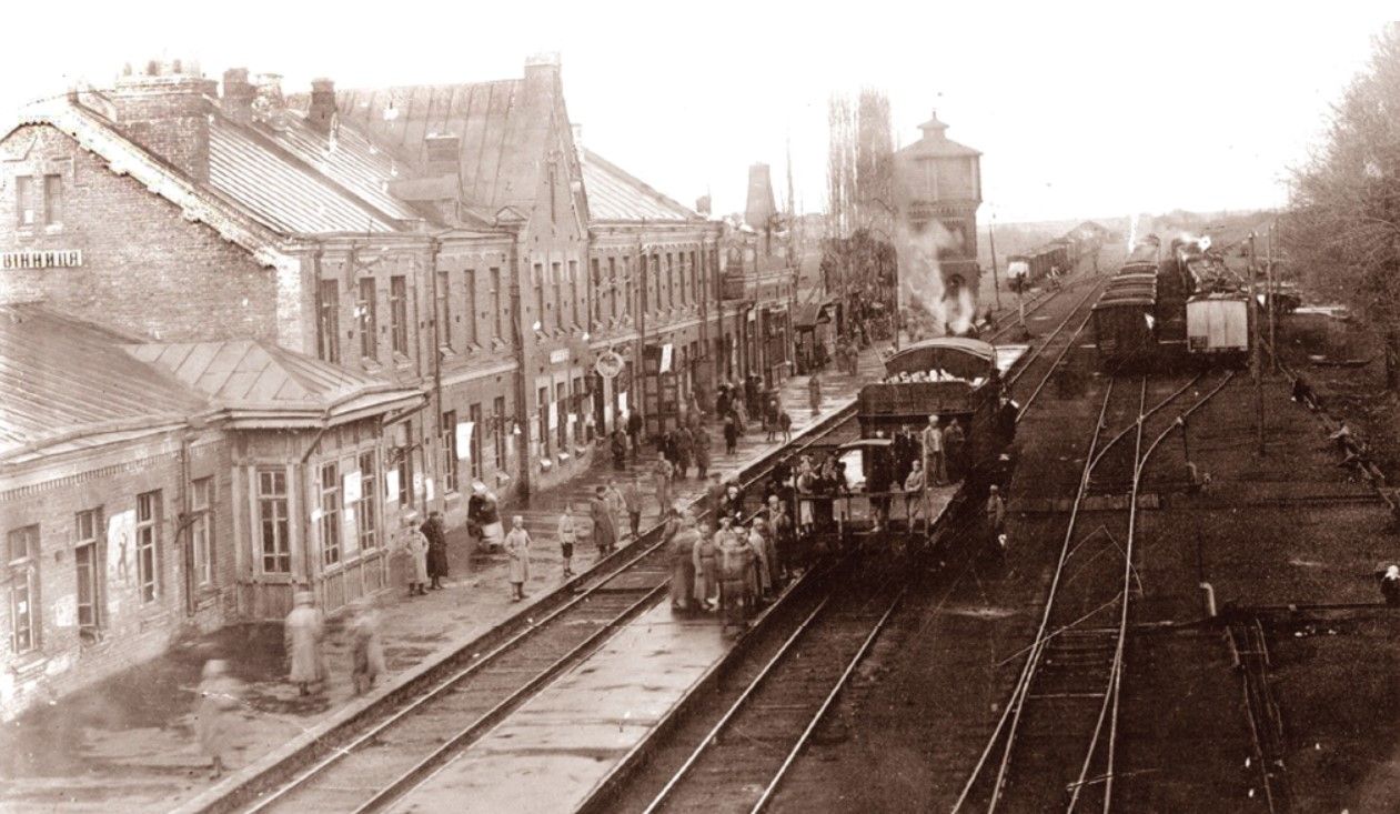 Новини Вінниці - фото з Це була дерев’яна будівля з єдиною колією. Про історію вінницького залізничного вокзалу