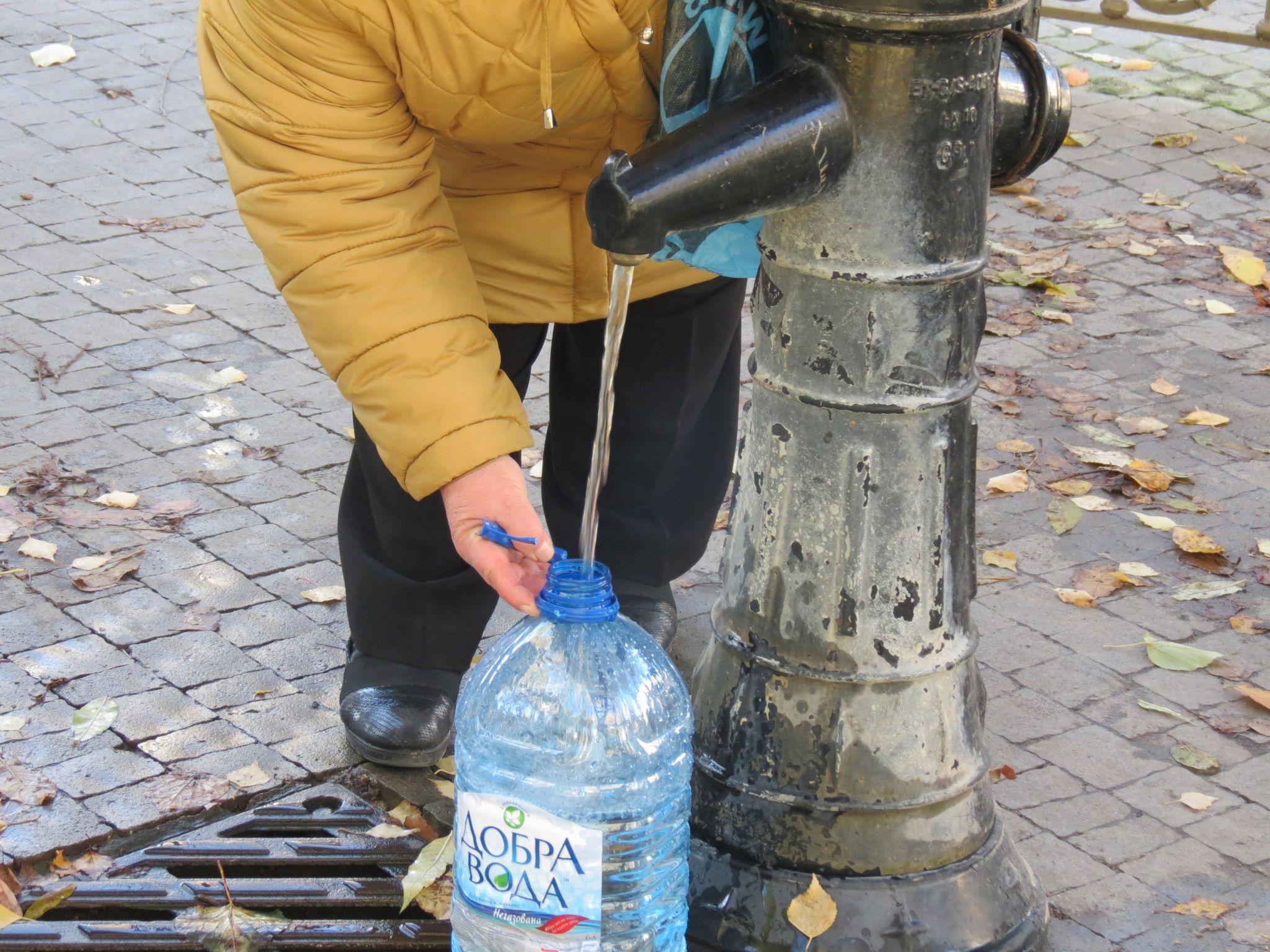 Новини Тернополя - фото з Чи можна набрати безкоштовну питну воду у бюветах Тернополя: ми перевірили
