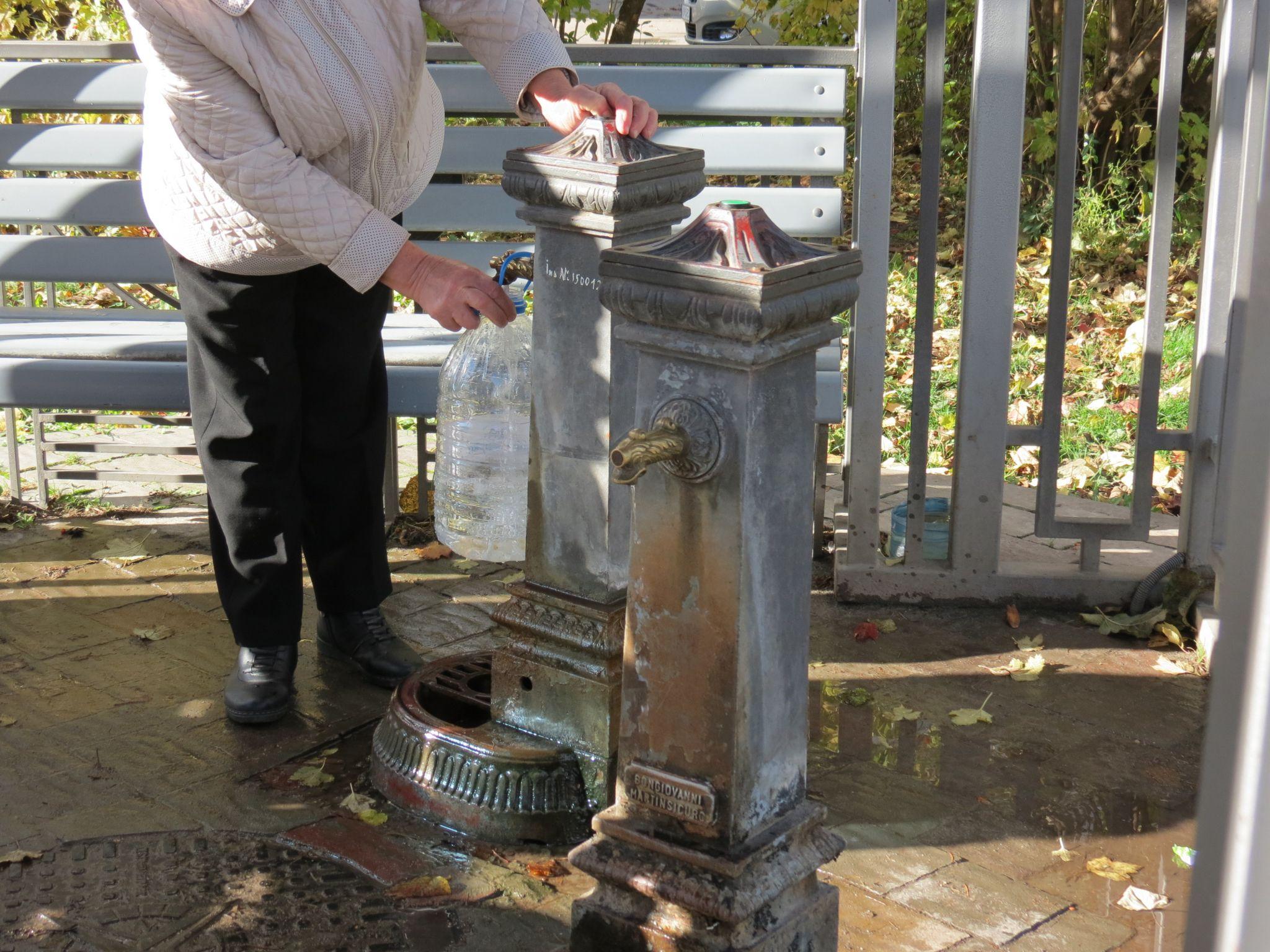 Новини Тернополя - фото з Чи можна набрати безкоштовну питну воду у бюветах Тернополя: ми перевірили