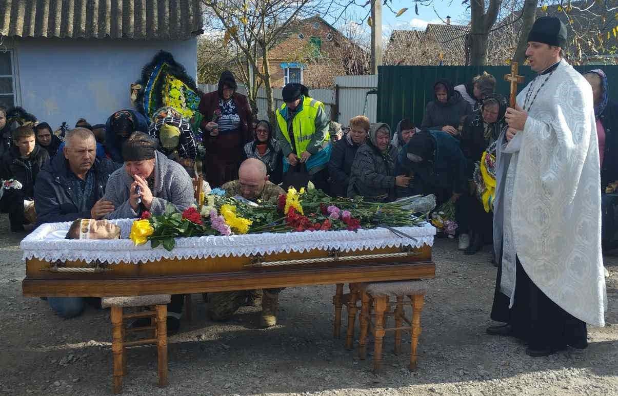 Новини Вінниці - фото з «Ви що зовсім здуріли? Як це можна не дзвонити у храмі за вбитим солдатом?». Скандал з похованням воїна у Лісовій Лисіївці