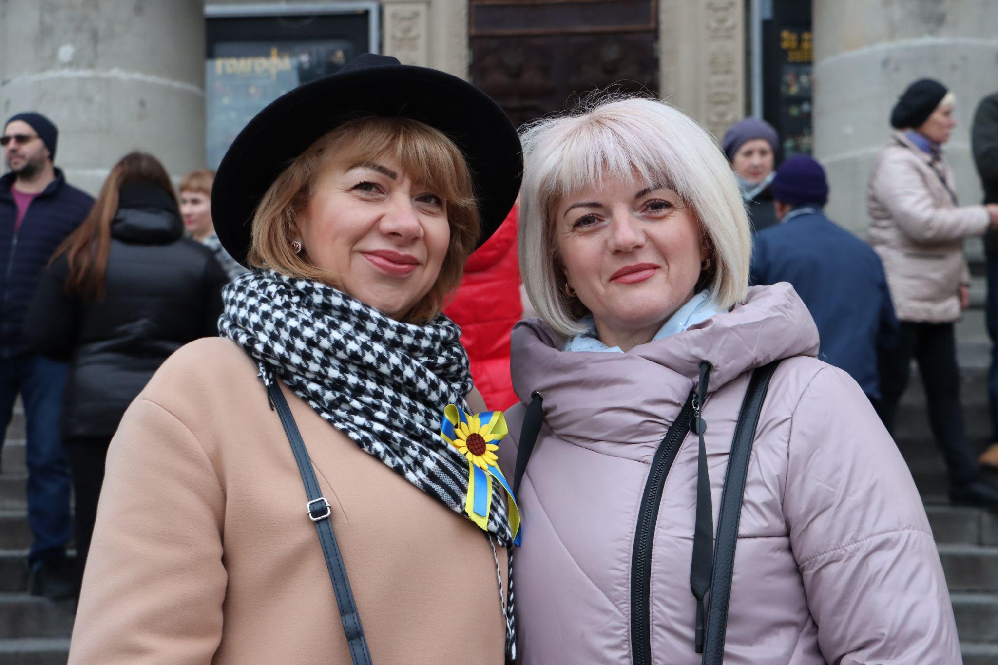 Новини Тернополя - фото з На Театральному майдані відзначили річницю звільнення Херсона: репортаж