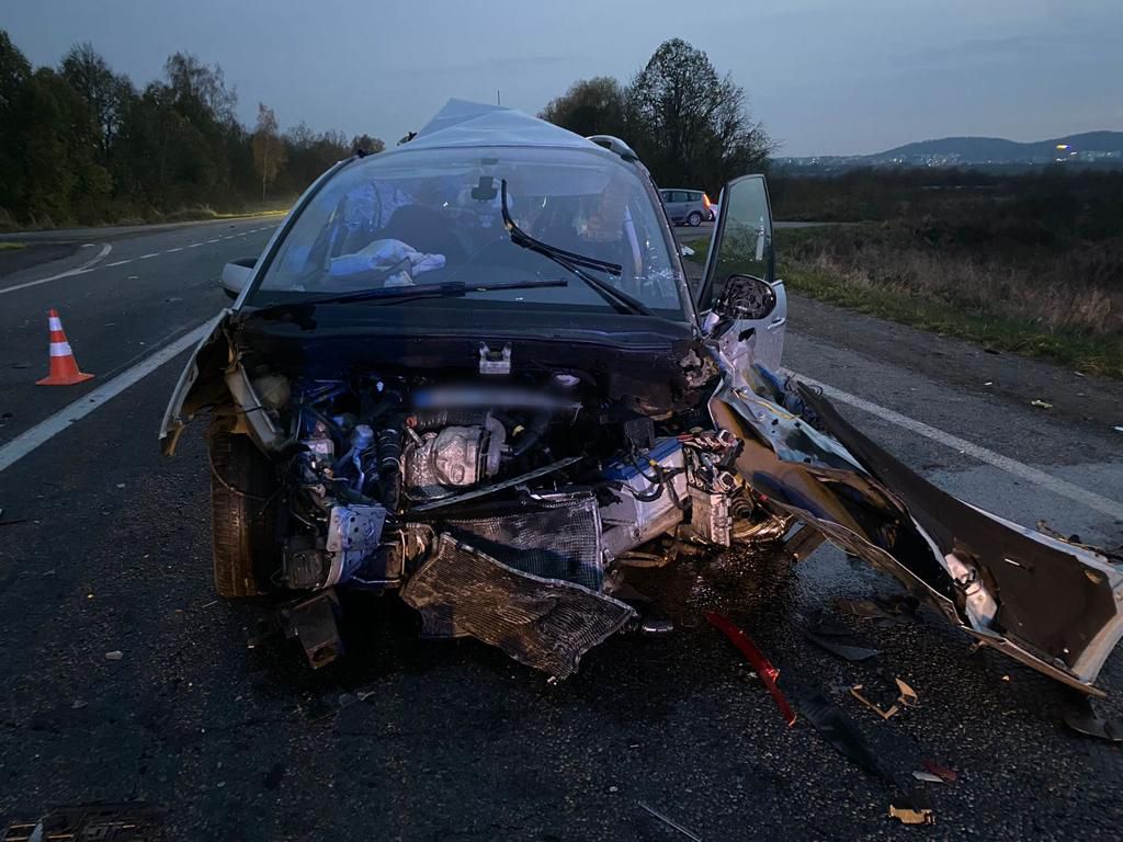 Новини Тернополя - фото з Жителі Тернопільщини потрапили в потрійну ДТП на Львівщині: серед постраждалих є річна дитина