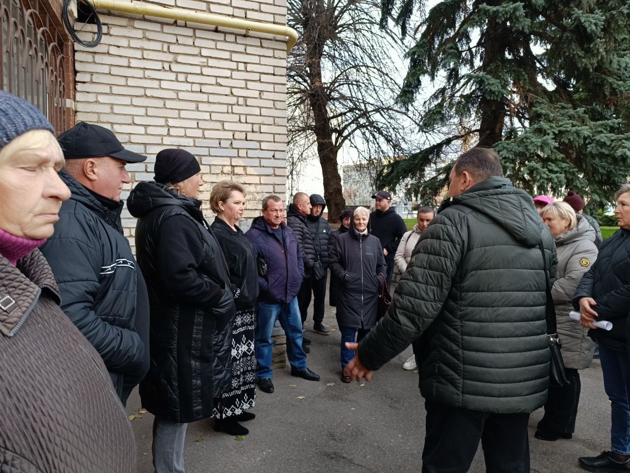 Новини Вінниці - фото з «Або платіть, або до побачення». У підприємців з Привокзального ринку вимагають по 1 тисячі доларів