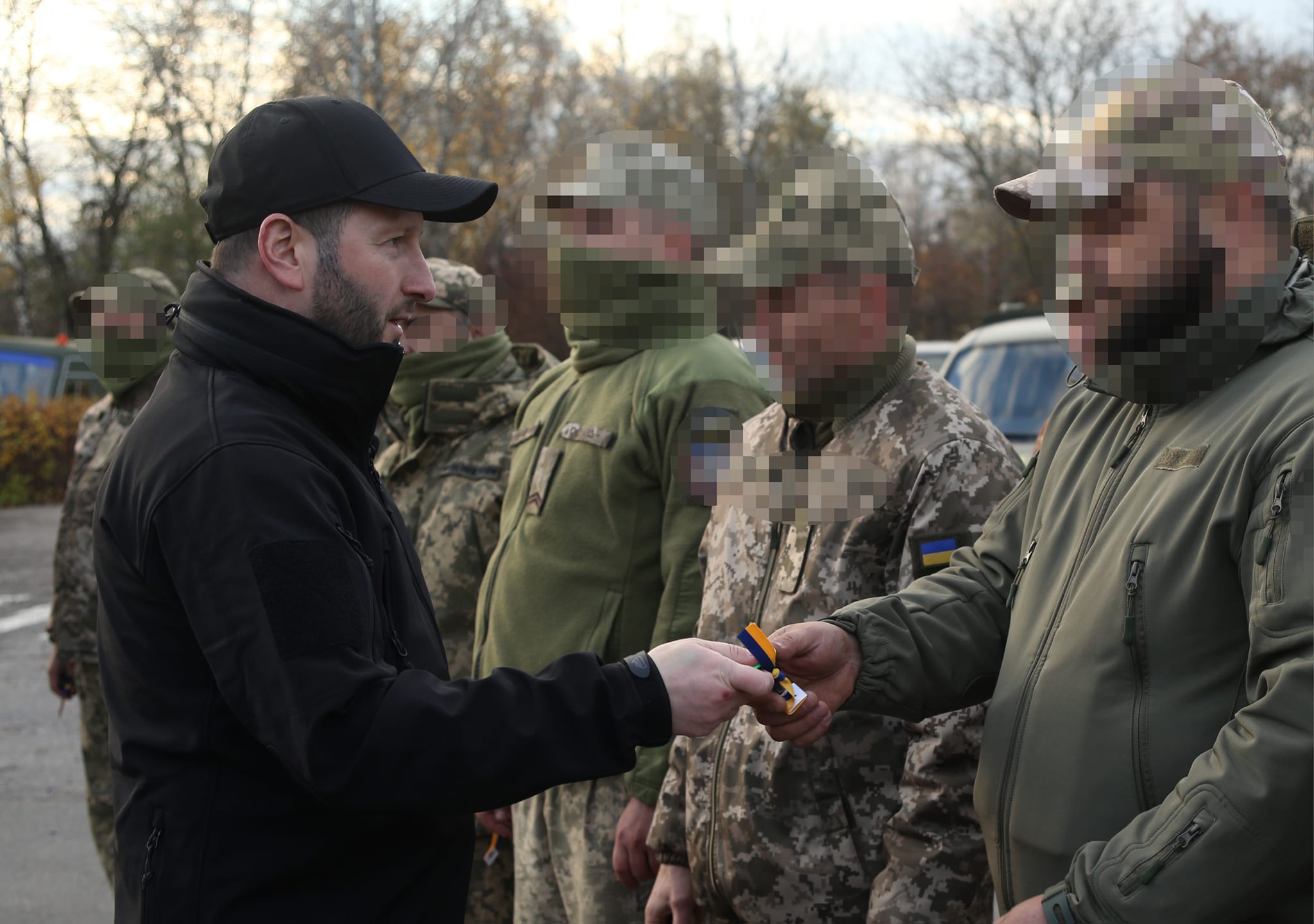 Новини Хмельницького - фото з На Хмельниччині передали 35 позашляховиків мобільним групам, які відбивають ворожі атаки