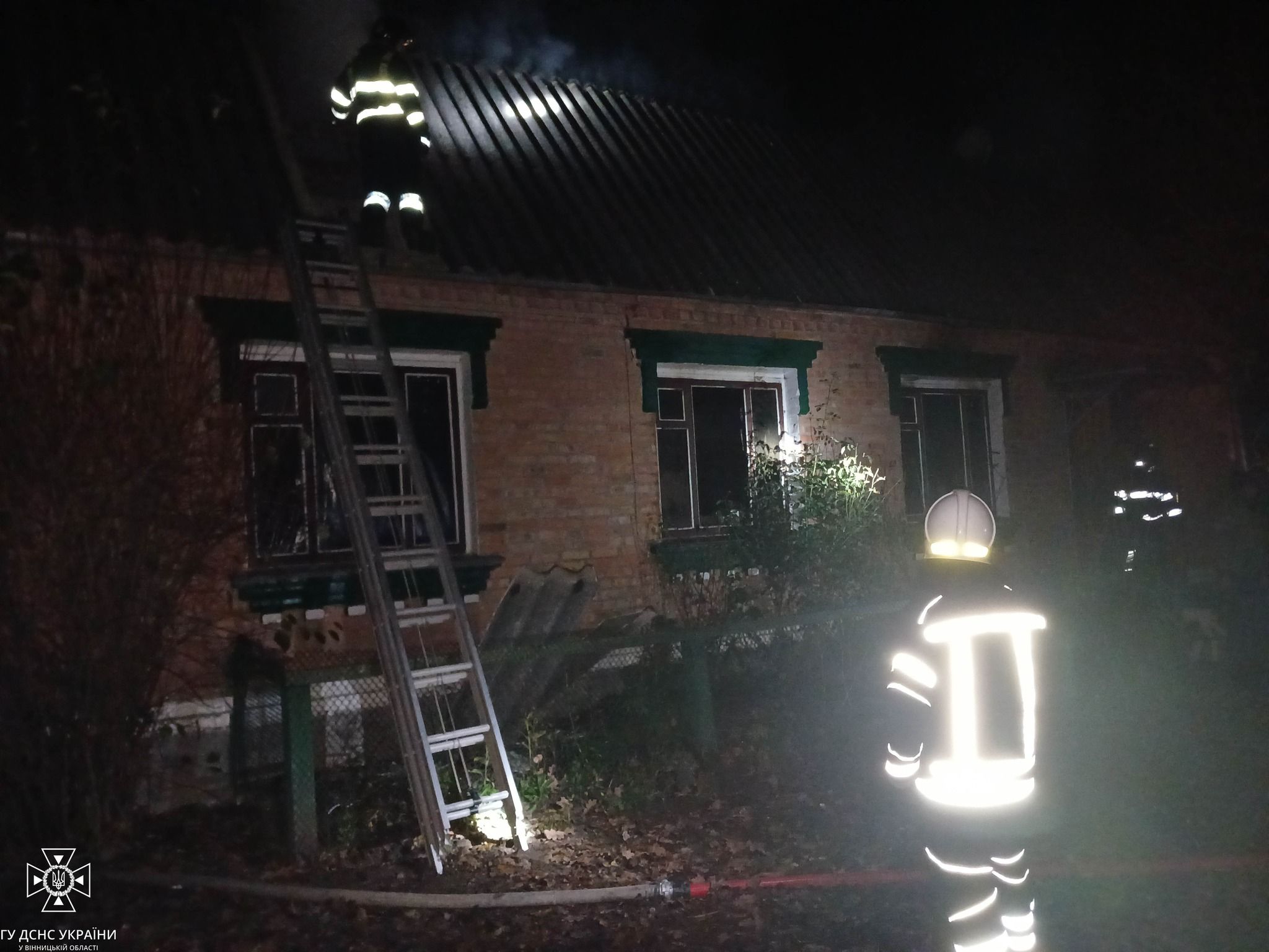 Новини Козятина - фото з Горіли приватні оселі та господарчі будинки