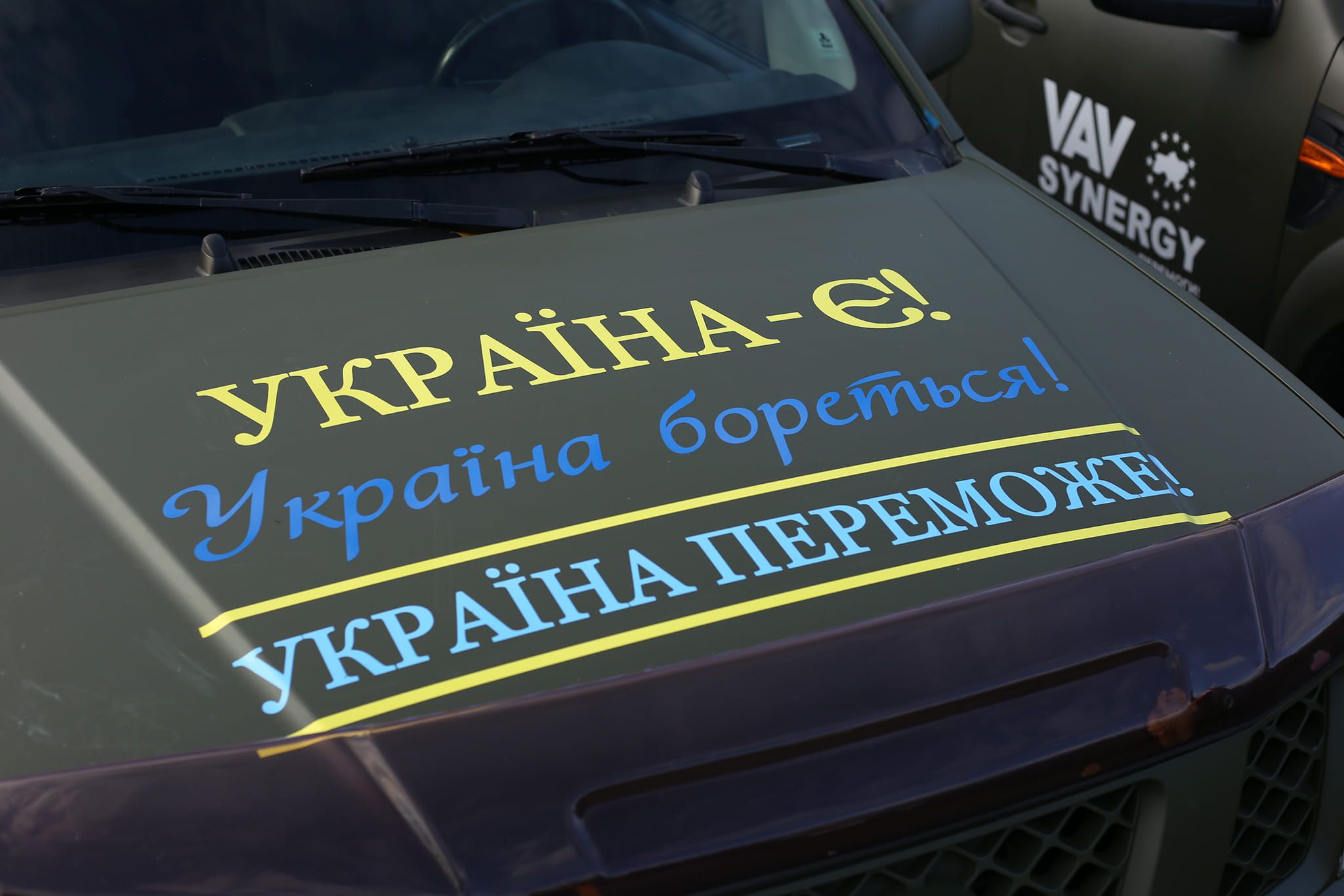 Новини Хмельницького - фото з На Хмельниччині передали 35 позашляховиків мобільним групам, які відбивають ворожі атаки