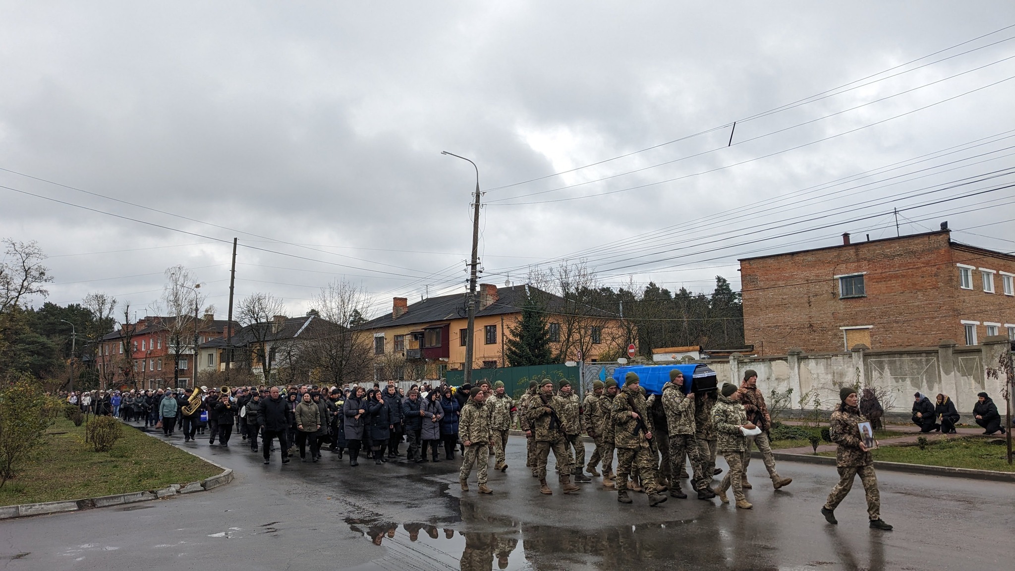 На зображенні може бути: 3 людини