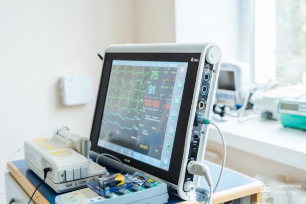 Новини Тернополя - фото з У лікарні Тернополя відкрили оновлений хірургічний блок, де зможуть проводити унікальні операції