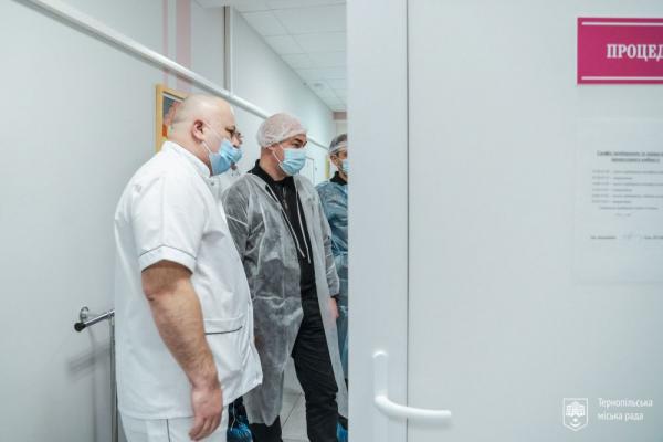 Новини Тернополя - фото з У лікарні Тернополя відкрили оновлений хірургічний блок, де зможуть проводити унікальні операції