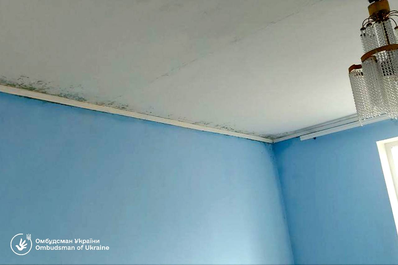 Новини Хмельницького - фото з У Хмельницькому перевірили будинок для літніх людей. Які порушення виявили На зображенні може бути: освітлення