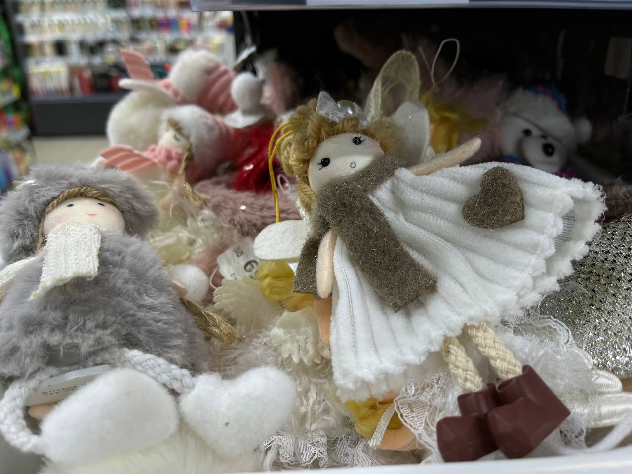 Новини Тернополя - фото з Гірлянди до 2000 гривень, а іграшки по 150: де дешевше та вигідніше купити новорічні прикраси