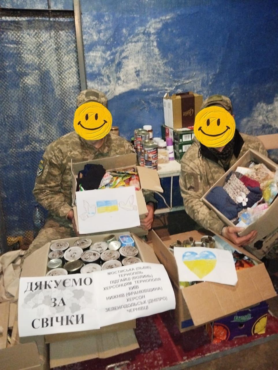 Новини Тернополя - фото з Заради Перемоги: переселенці на Тернопільщині виготовляють окопні свічки з вторсировини