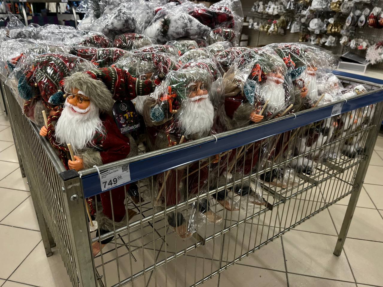 Новини Тернополя - фото з Гірлянди до 2000 гривень, а іграшки по 150: де дешевше та вигідніше купити новорічні прикраси