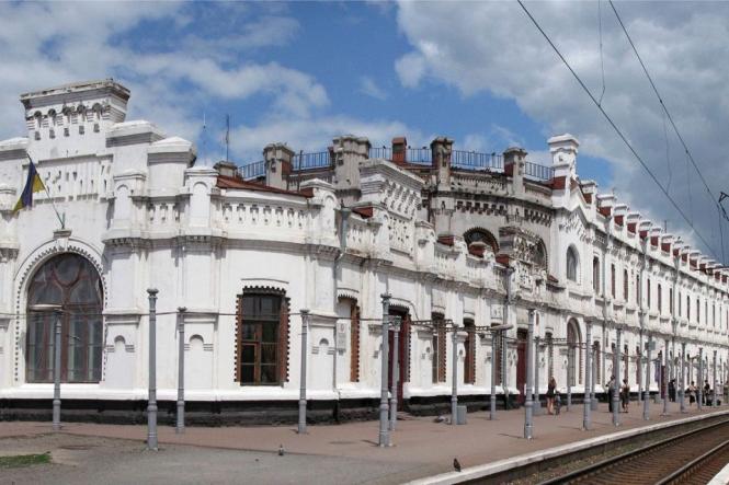 Новини Вінниці - фото з ТОП важливих новин на «20 хвилин» від 13 до 20 листопада, які ви могли пропустити У вигляді білого пароплава. Історія козятинського залізничного вокзалу