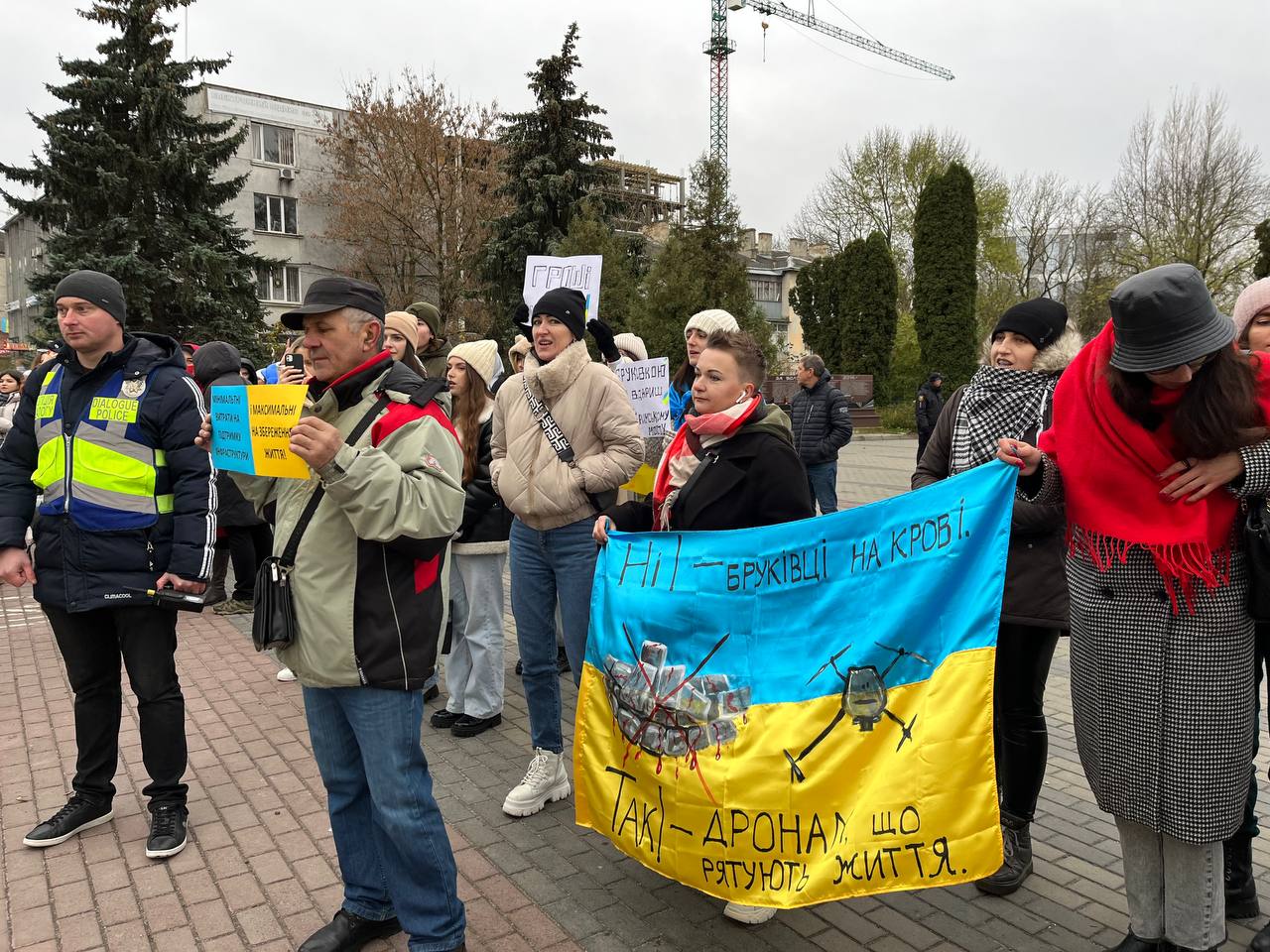 Новини Тернополя - фото з Давайте дрон, а не бруківку! Тернополяни вимагають збільшити витрати на армію