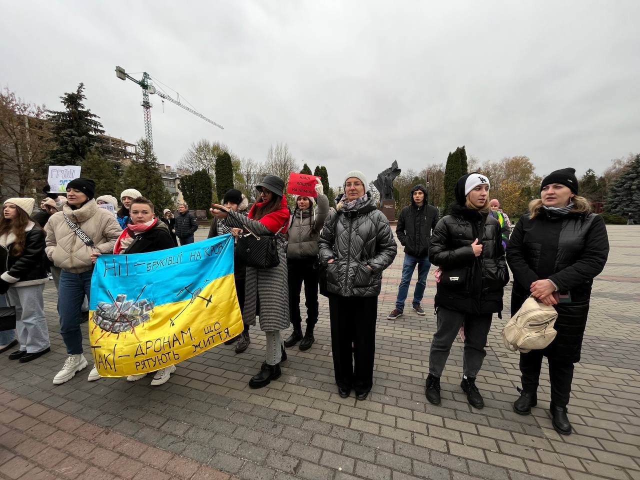 Новини Тернополя - фото з Давайте дрон, а не бруківку! Тернополяни вимагають збільшити витрати на армію