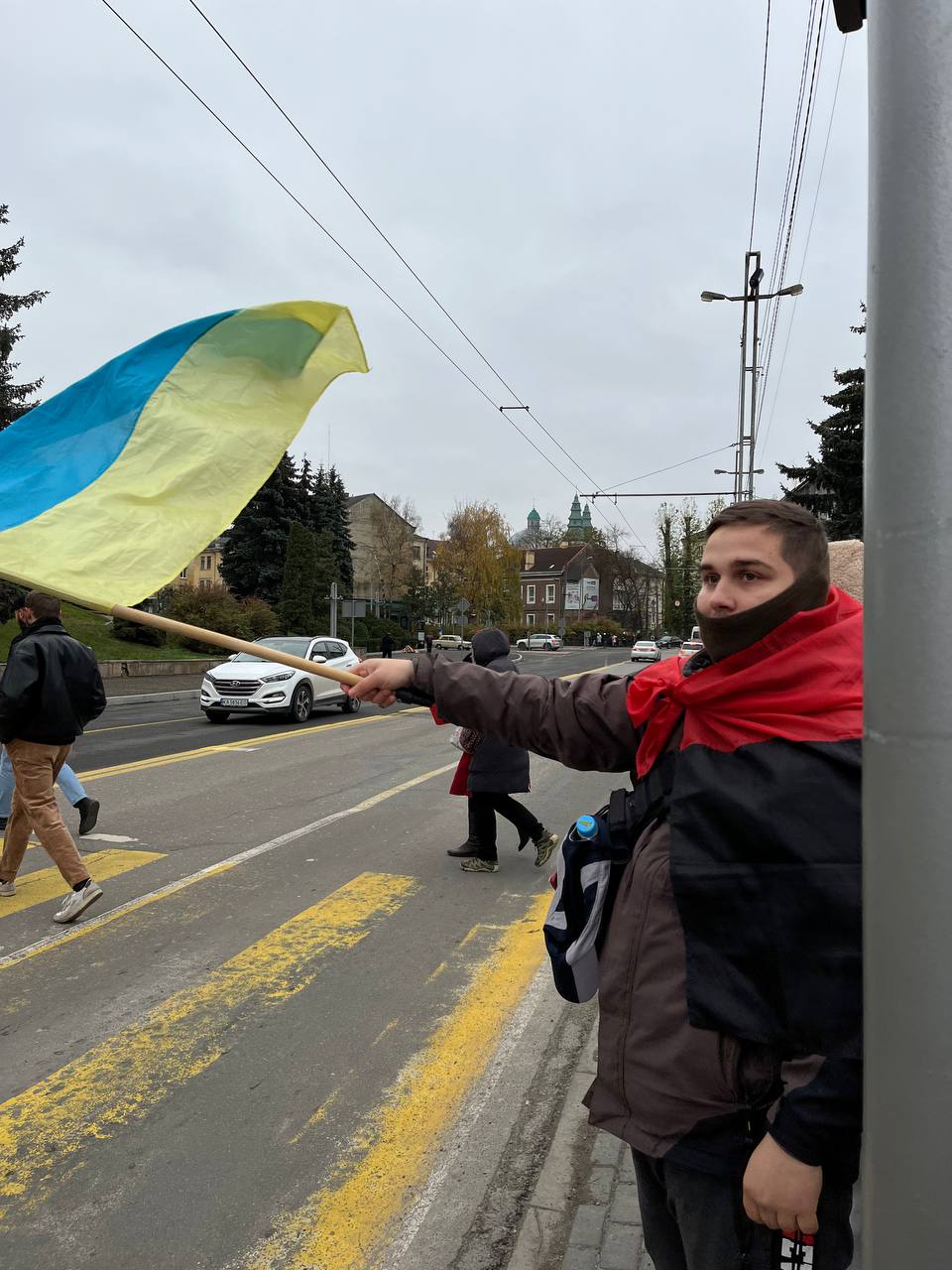 Новини Тернополя - фото з Давайте дрон, а не бруківку! Тернополяни вимагають збільшити витрати на армію