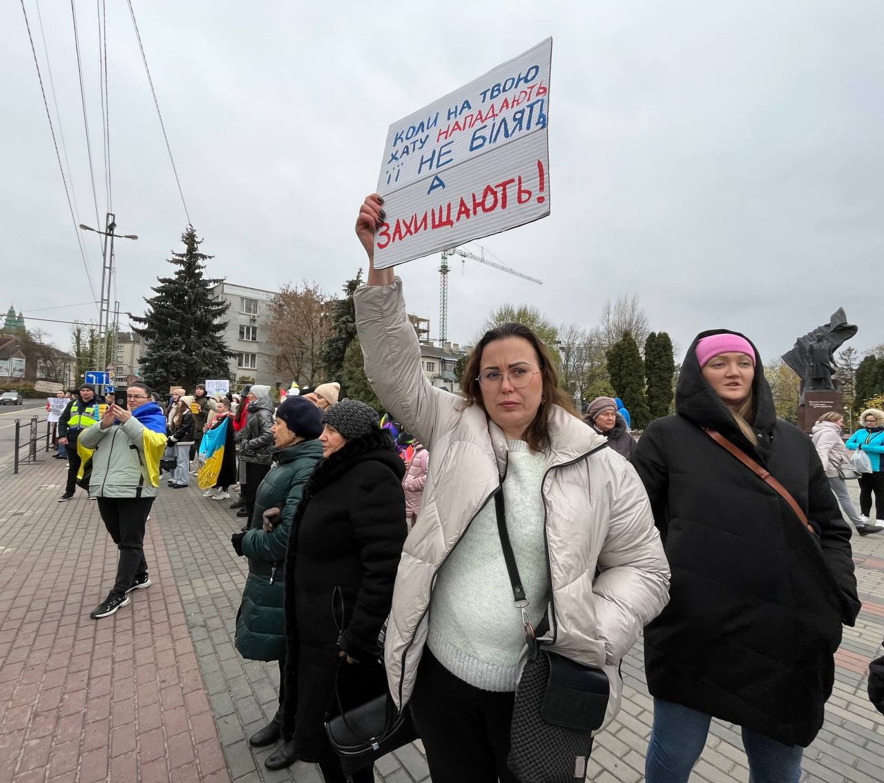 Новини Тернополя - фото з Давайте дрон, а не бруківку! Тернополяни вимагають збільшити витрати на армію
