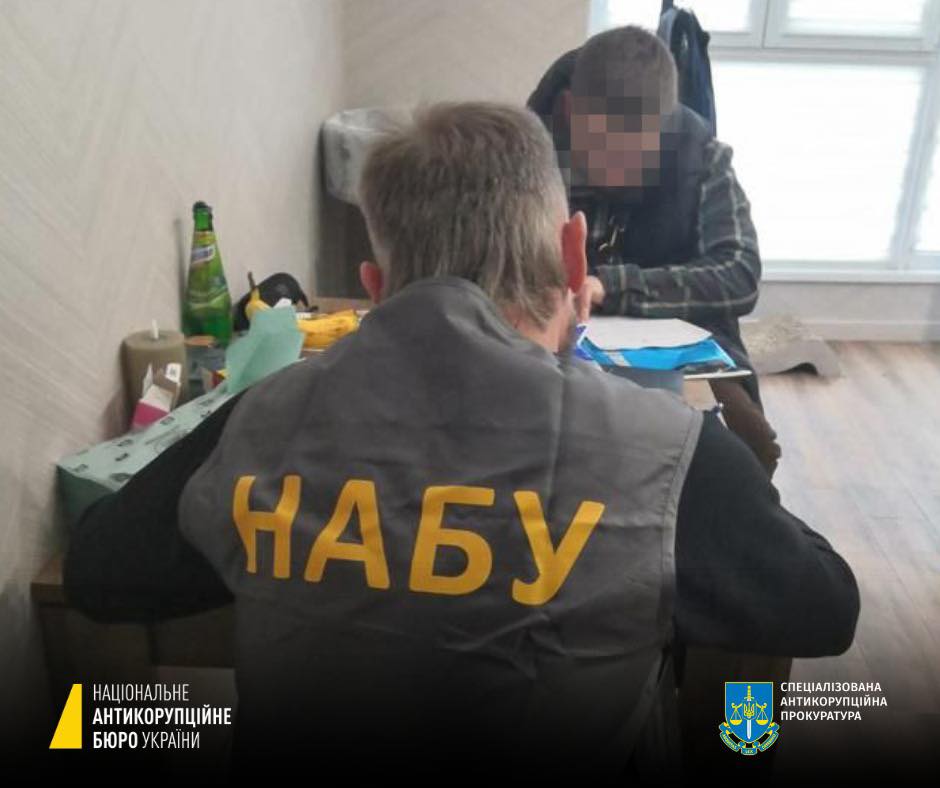 Новини Хмельницького - фото з Хабар за підряд. Деталі справи нардепа з Хмельниччини Лабазюка На зображенні може бути: 1 особа та текст