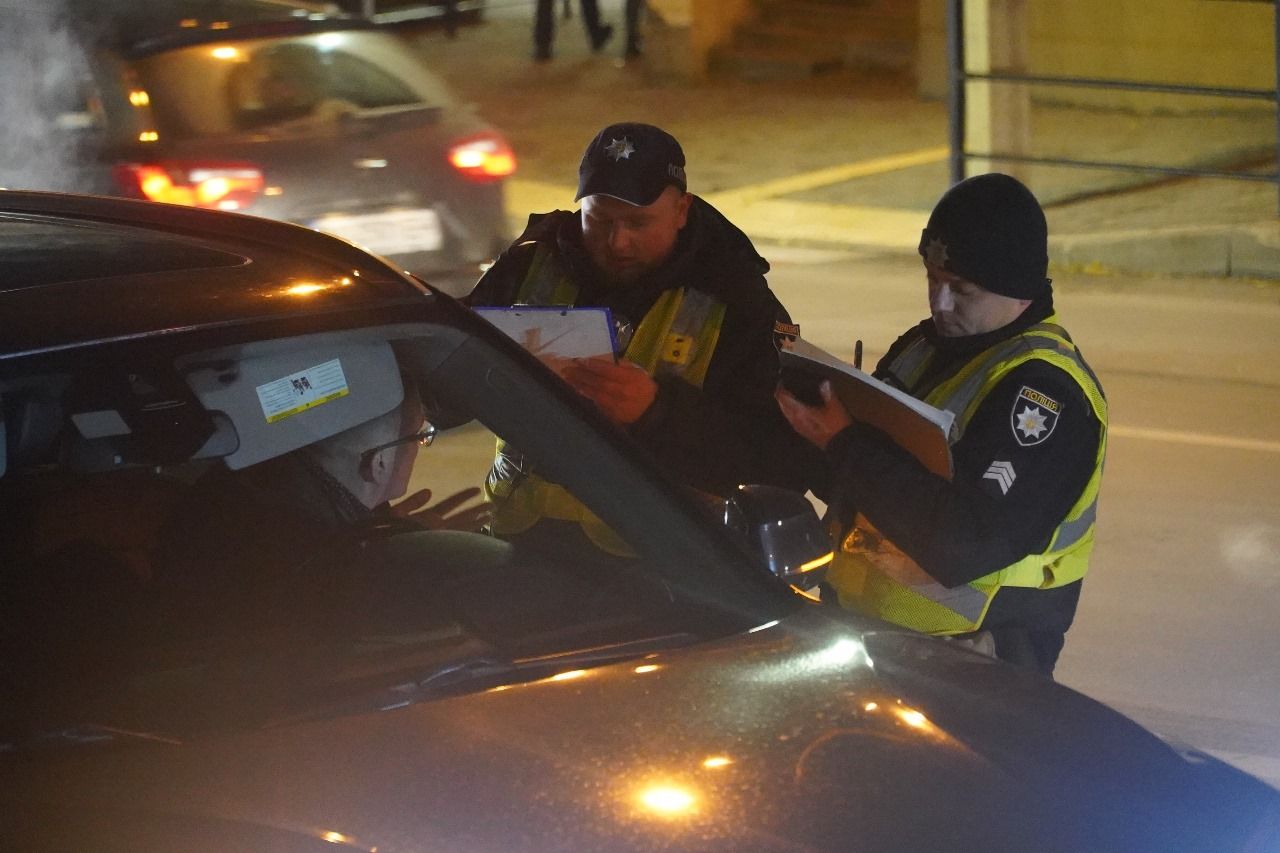 Новини Тернополя - фото з Поліція затримала двох водіїв BMW напідпитку, причетних до скандальної забудови на Шпитальній
