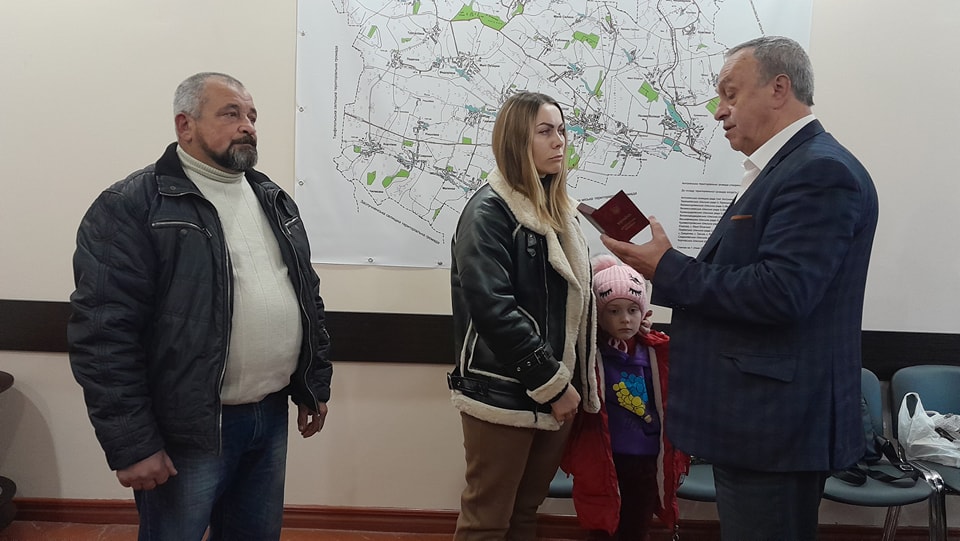 Возможно, это изображение 3 человека