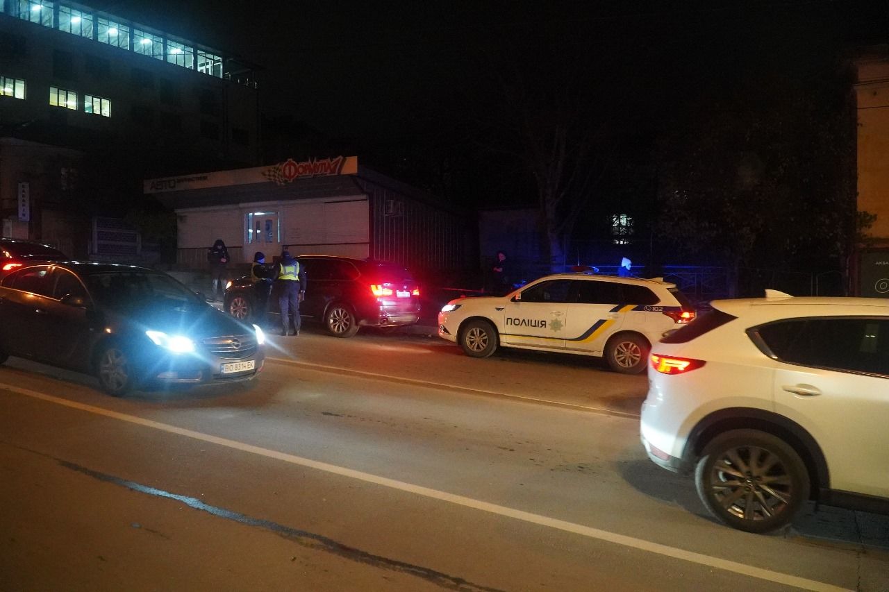 Новини Тернополя - фото з Поліція затримала двох водіїв BMW напідпитку, причетних до скандальної забудови на Шпитальній