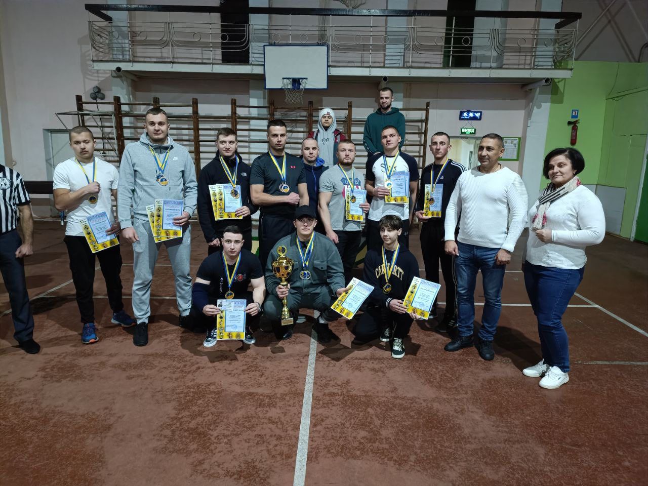 Новини Козятина - фото з Козятинчанин Олександр Байліченко отримав кубок Вінниці з армреслінгу