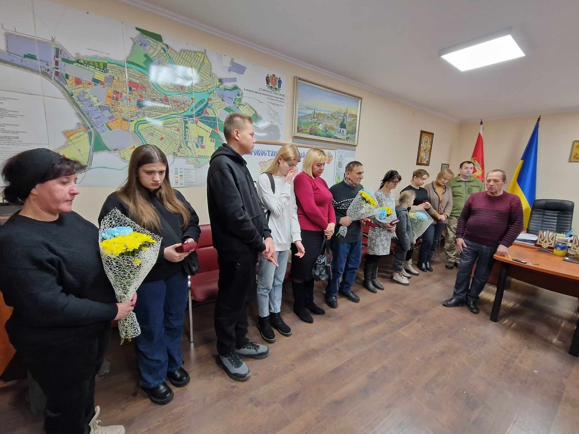Новини Хмельницького - фото з Посмертні нагороди вручили рідним загиблих військових