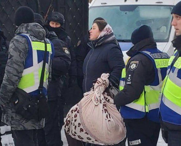 Новини Тернополя - фото з З Кременця виселили, а у Почаєві обшуки: на Тернопільщині «взялися» за моспатріархат