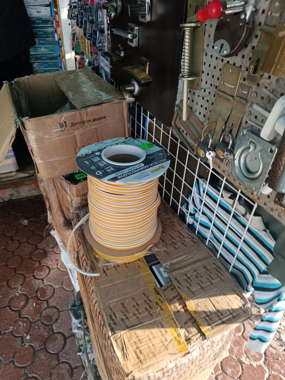 Новини Тернополя - фото з Як утеплити вікна та позбутися цвілі через конденсат: скільки коштують недорогі засоби на ринку Тернополя