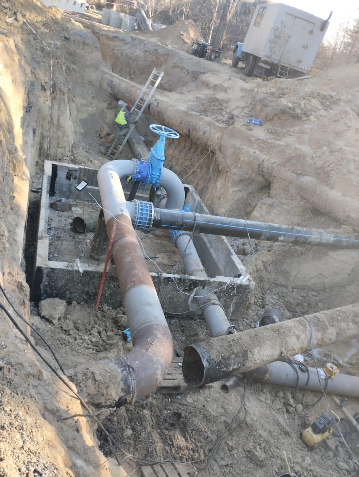 Новини Вінниці - фото з В Тяжилові і на Старому місті лагодили водопровід. Де ще йдуть роботи і немає води?