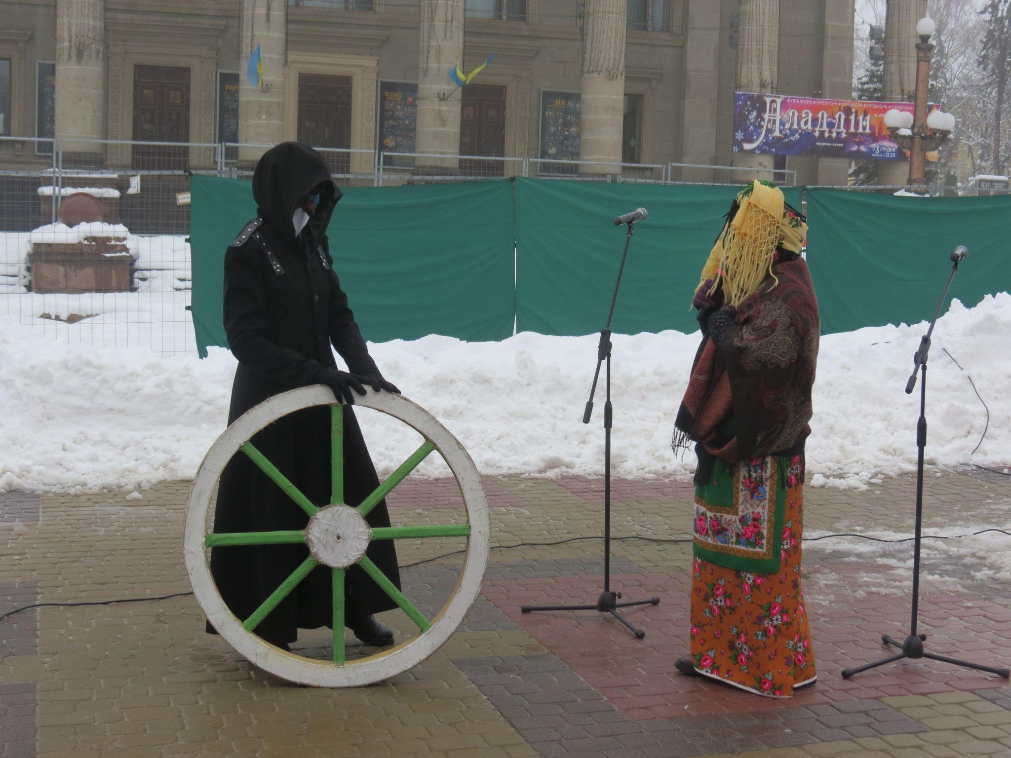 Новини Тернополя - фото з На Театральному майдані відкрили Казкову резиденцію святого Миколая