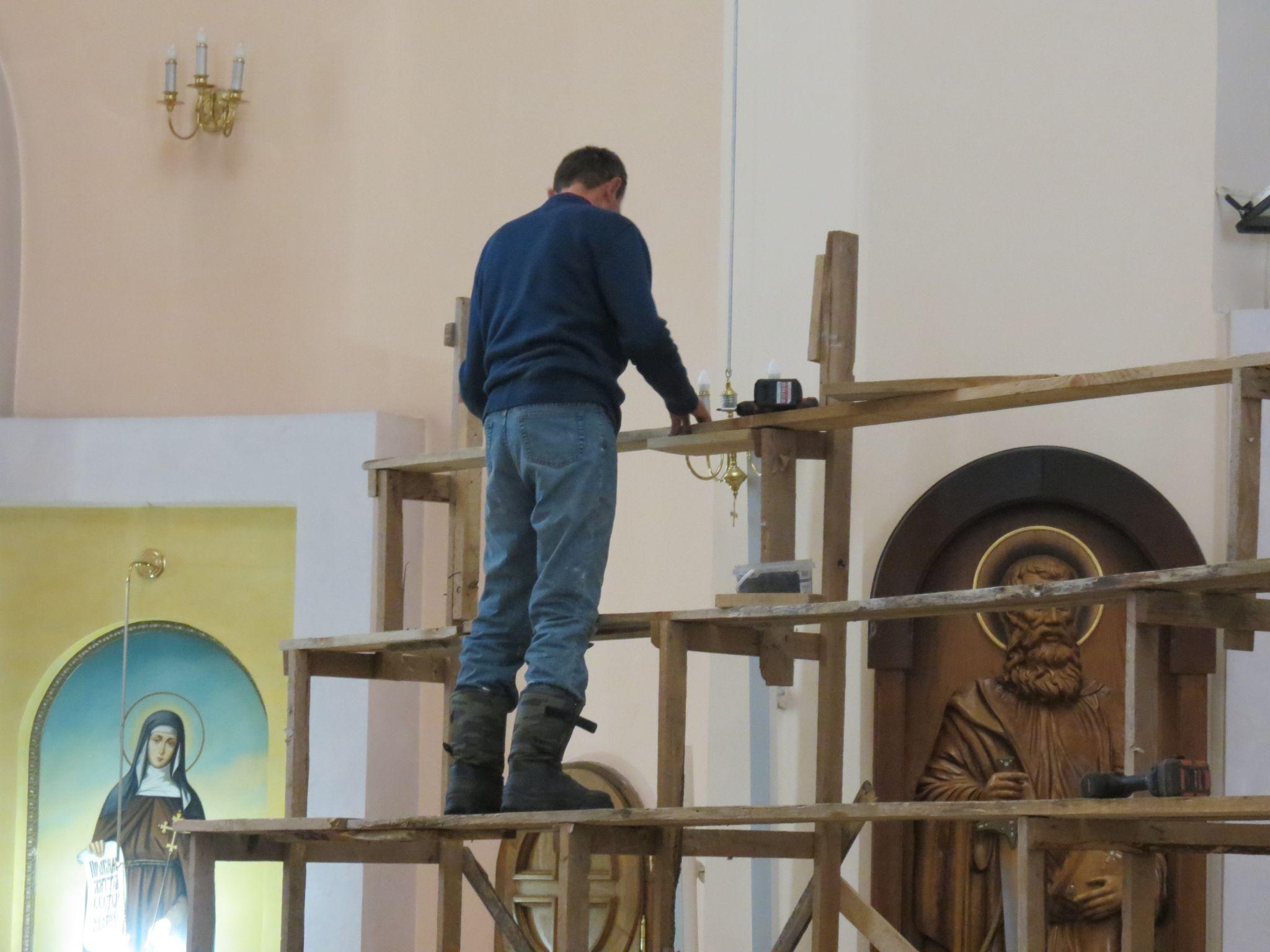 Новини Тернополя - фото з У Тернополі почали встановлювати найбільшу в Україні шопку
