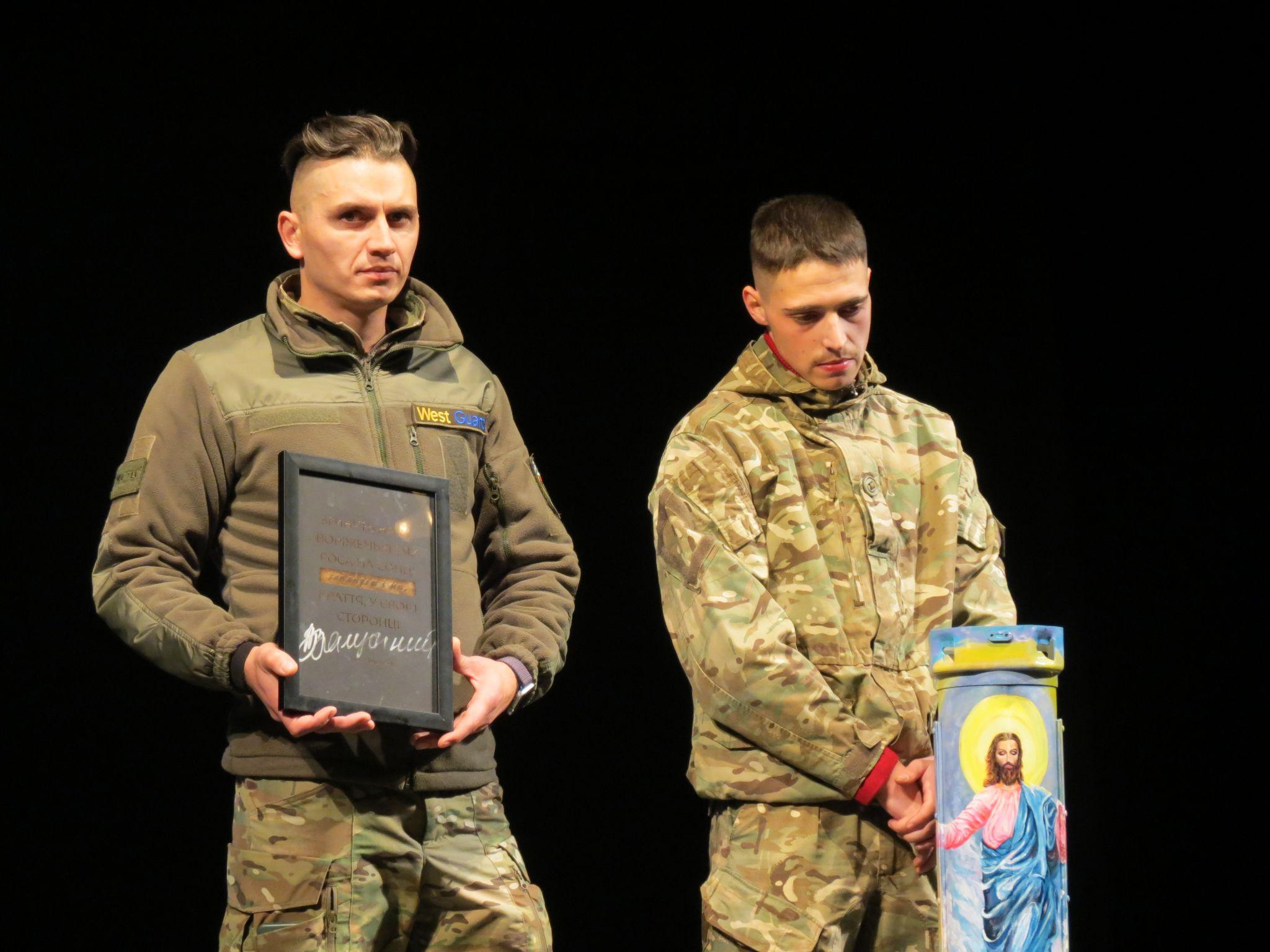 Новини Тернополя - фото з Подаруй Миколая солдату: у Тернополі збирали кошти на дрони для захисників