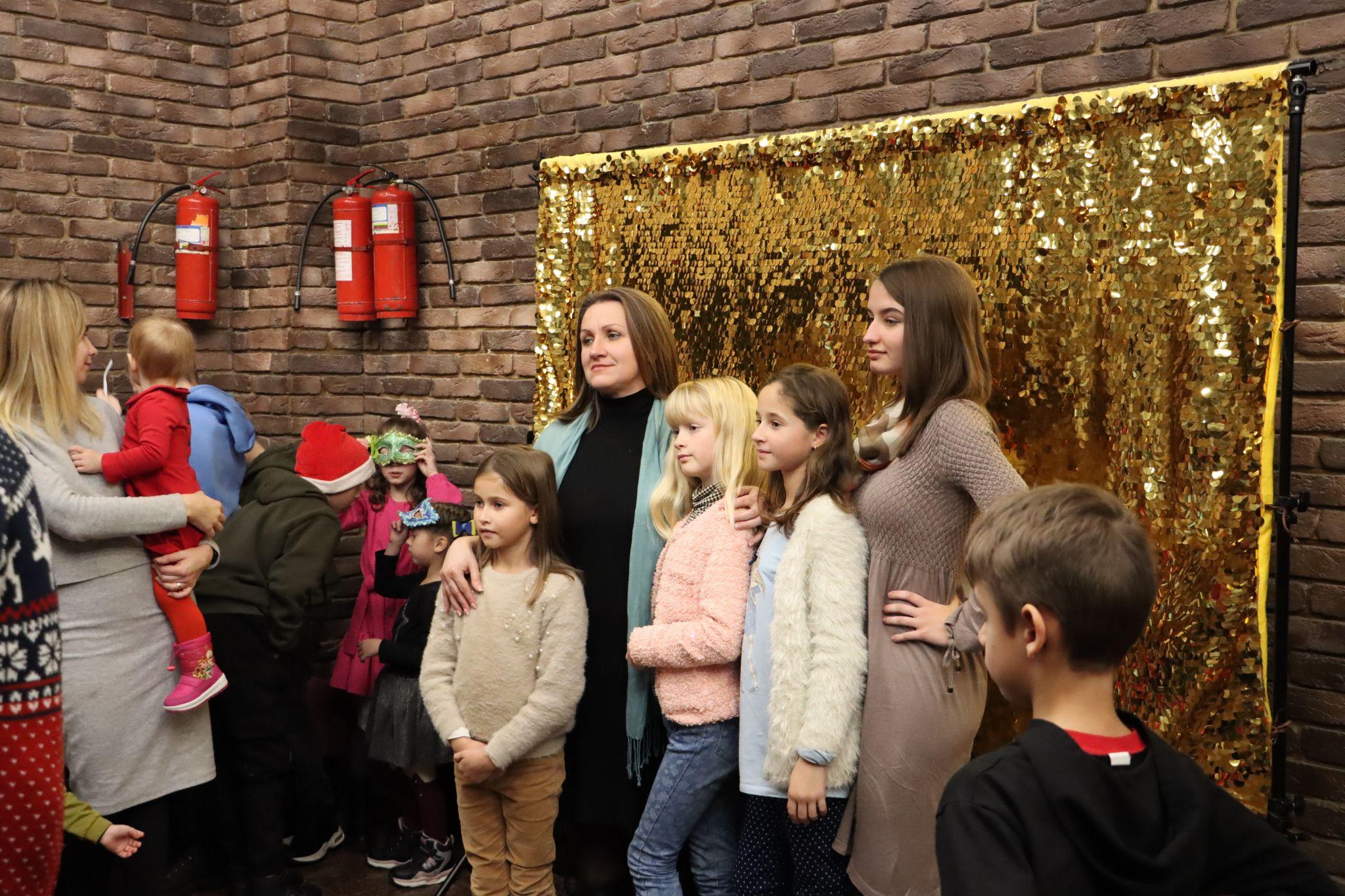 Новини Тернополя - фото з У Тернополі влаштували свято для вихованців дитбудинків сімейного типу: репортаж