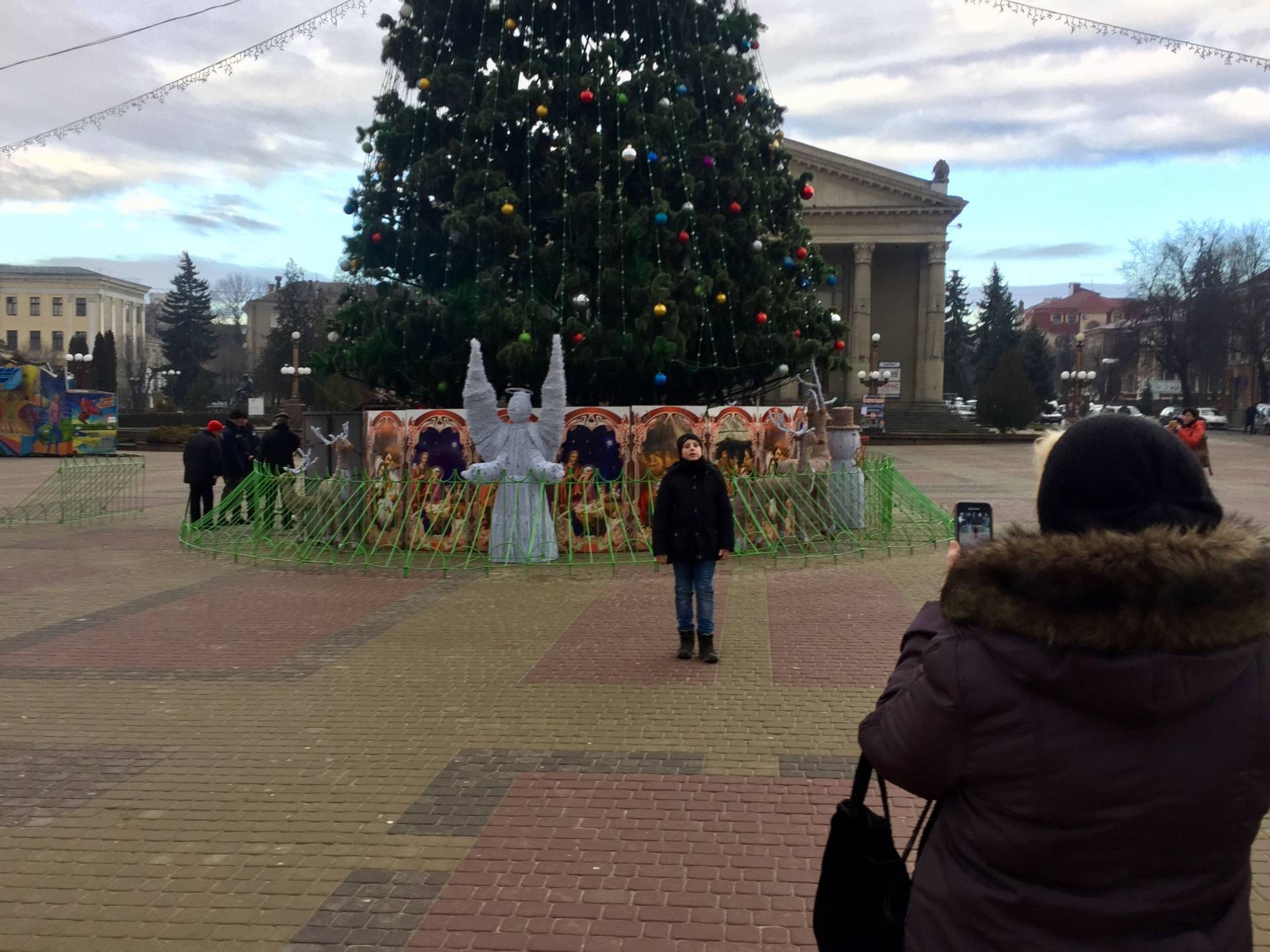 Новини Тернополя - фото з Як змінювалась головна новорічна ялинка Тернополя: дивіться підбірку фото