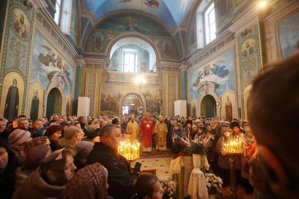 Новини Тернополя - фото з Вперше за майже 200 років у соборі в Кременці пролунала українська молитва