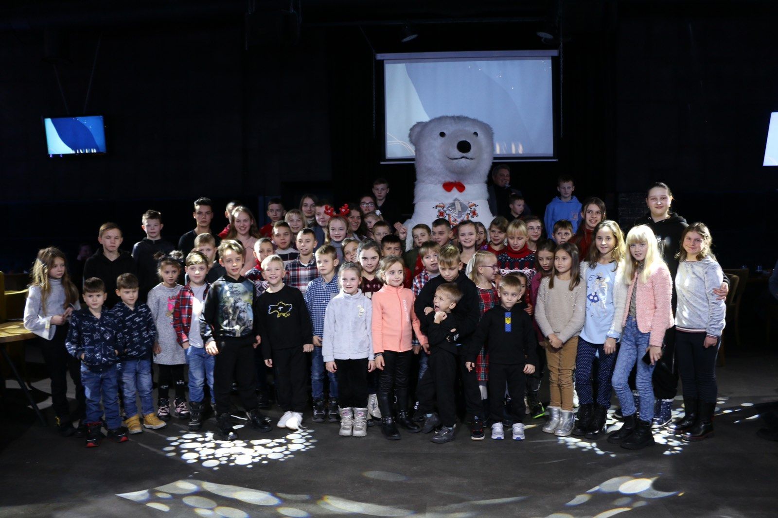 Новини Тернополя - фото з У Тернополі влаштували свято для вихованців дитбудинків сімейного типу: репортаж