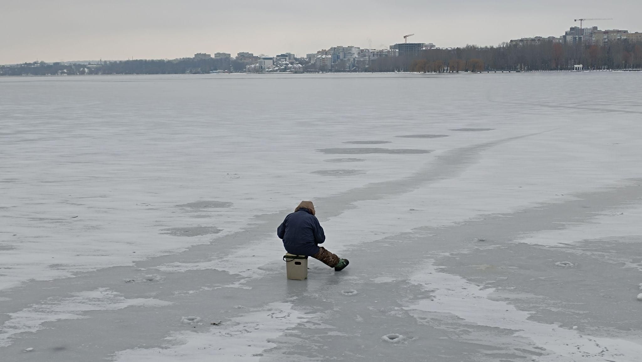 Новини Тернополя - фото з У Тернополі стартувала зимова риболовля: нагадуємо правила поведінки на кризі