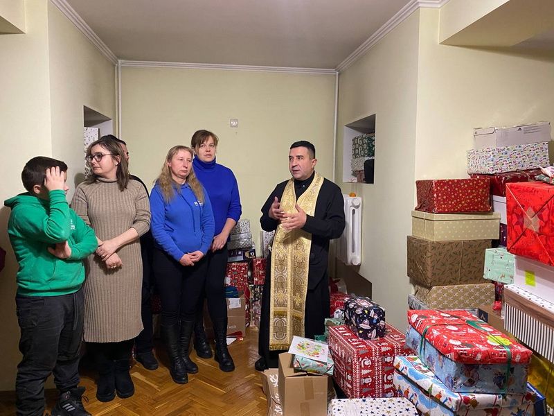 Новини Тернополя - фото з У Тернополі понад тисячу родин отримали подарунки до свята Миколая