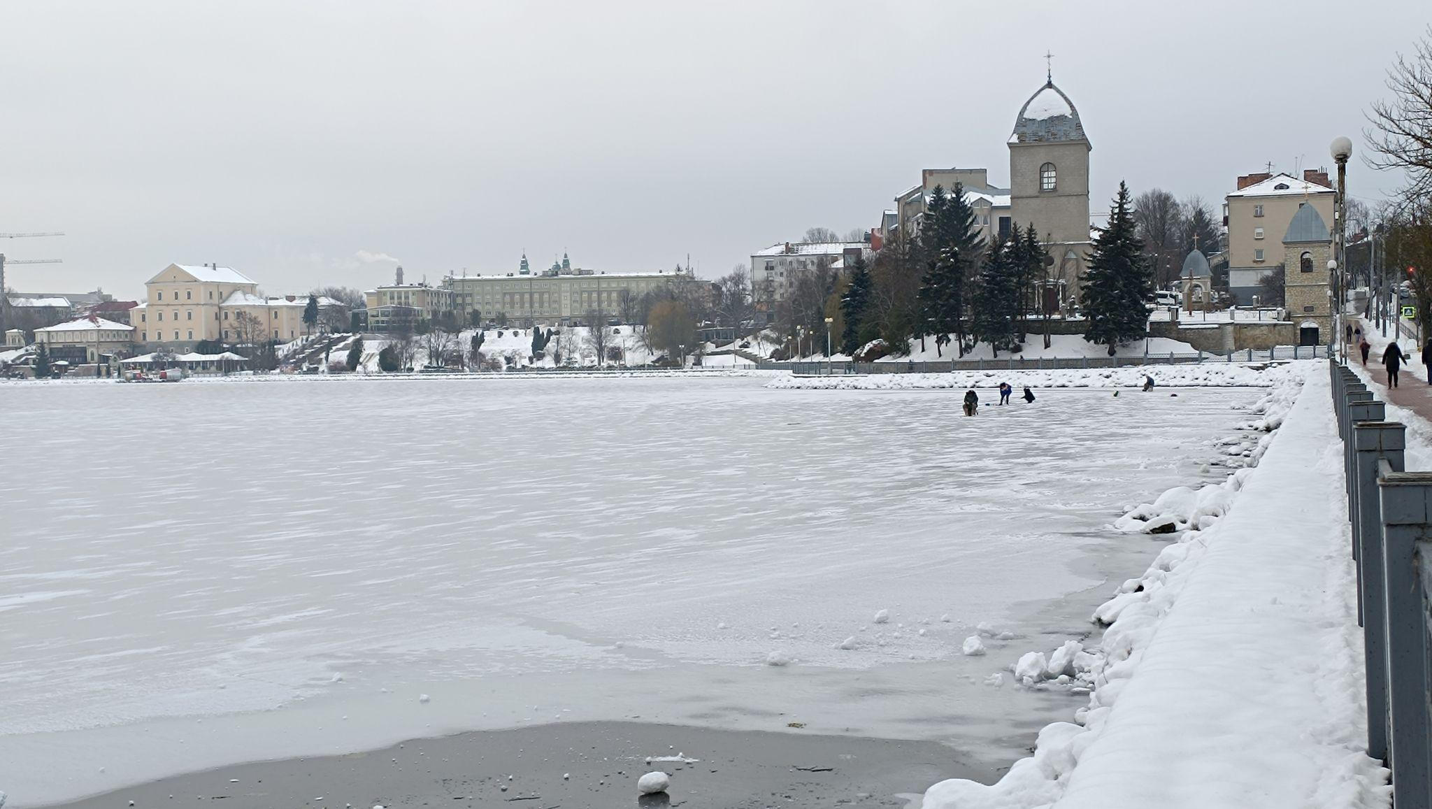 Новини Тернополя - фото з У Тернополі стартувала зимова риболовля: нагадуємо правила поведінки на кризі
