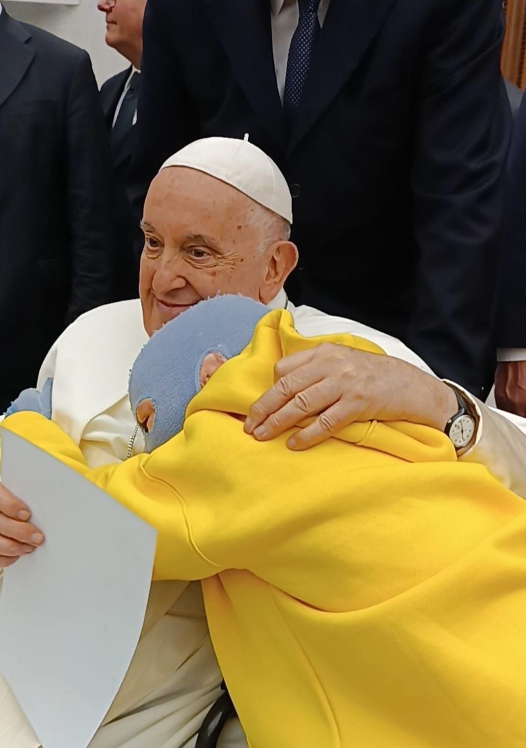 Новини Вінниці - фото з Роман Олексів, який дивом вижив під час ракетного обстрілу Вінниці, зустрівся з Папою Франциском