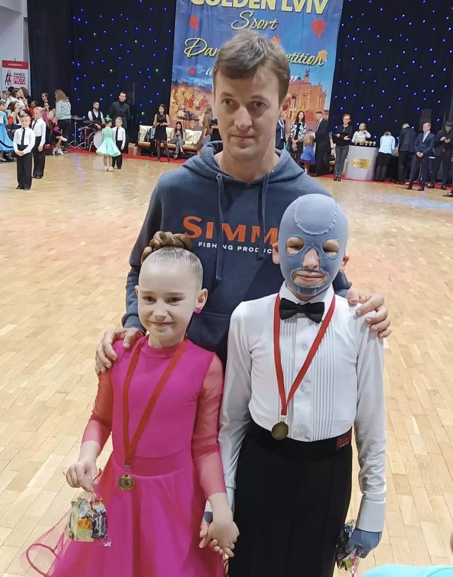 Новини Вінниці - фото з Роман Олексів, який дивом вижив під час ракетного обстрілу Вінниці, зустрівся з Папою Франциском