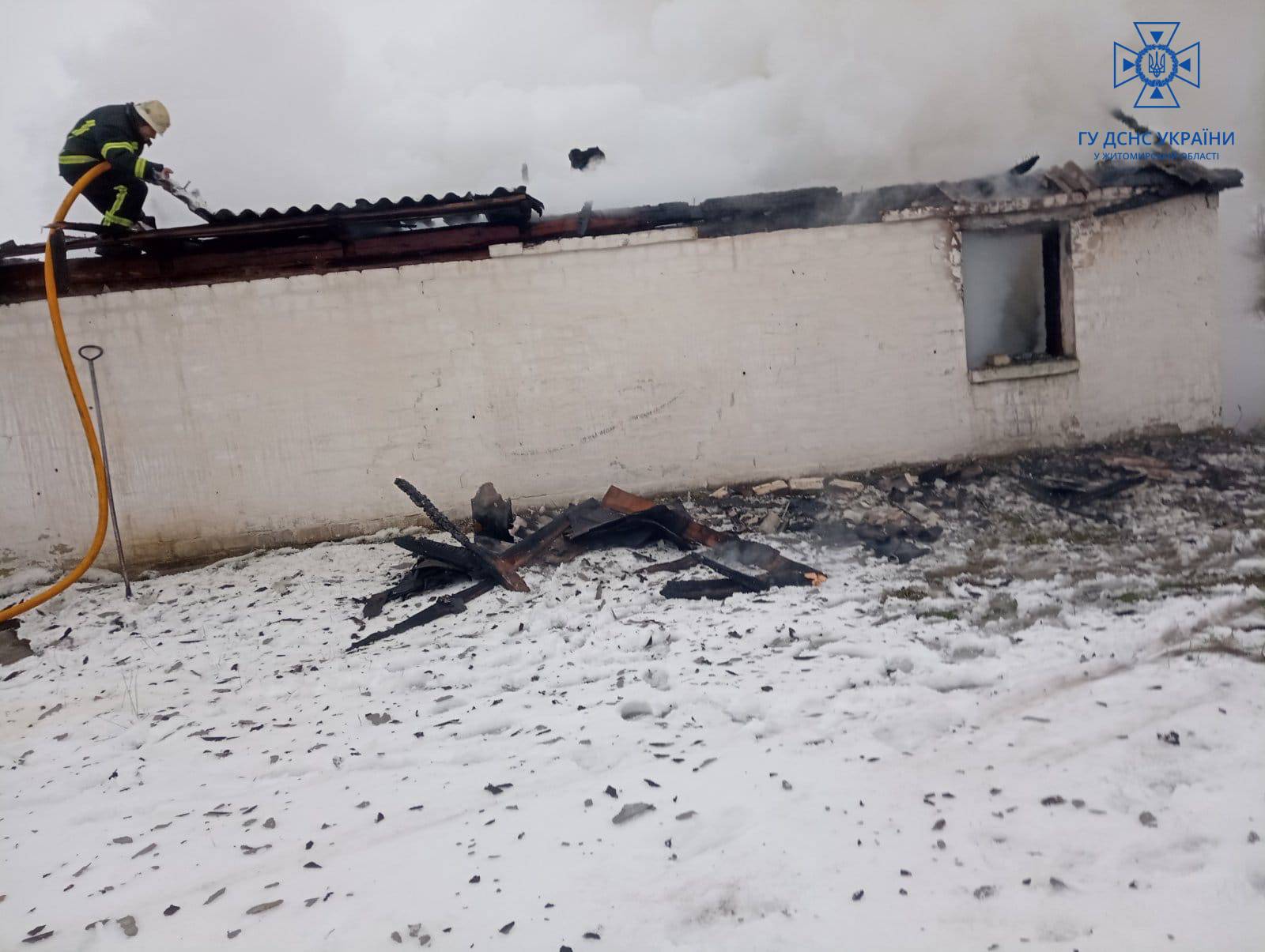 Новини Житомира - фото з Трагедія на Коростенщині: у вогні загинуло троє дітей