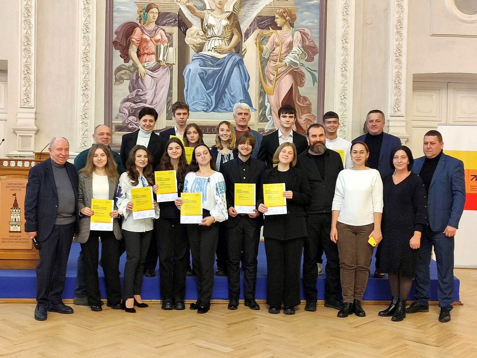 Новини Хмельницького - фото з Хмельницькі школярки будуть отримувати стипендію від президента