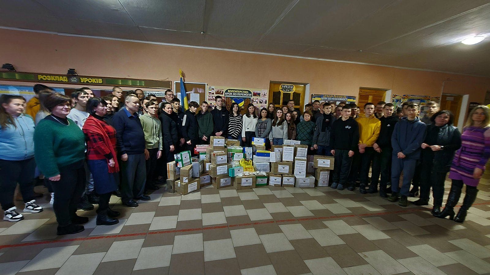 Новини Козятина - фото з Закупили продукти, речі, ліки, написали листи: студенти нашого училища зібрали для Воїнів «Скриньку тепла»