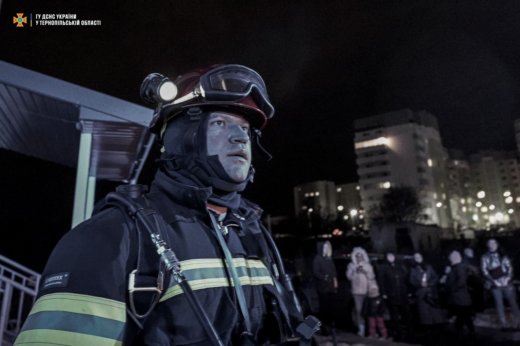 Новини Тернополя - фото з Пожежа в Тернополі: з багатоповерхівки врятували 12 людей, семеро з яких діти