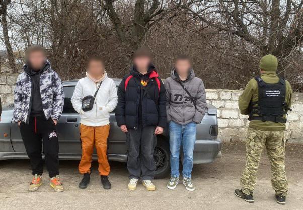 Новини Хмельницького - фото з На чернівецькому кордоні затримали 35 порушників. Серед них є жителі Хмельниччини