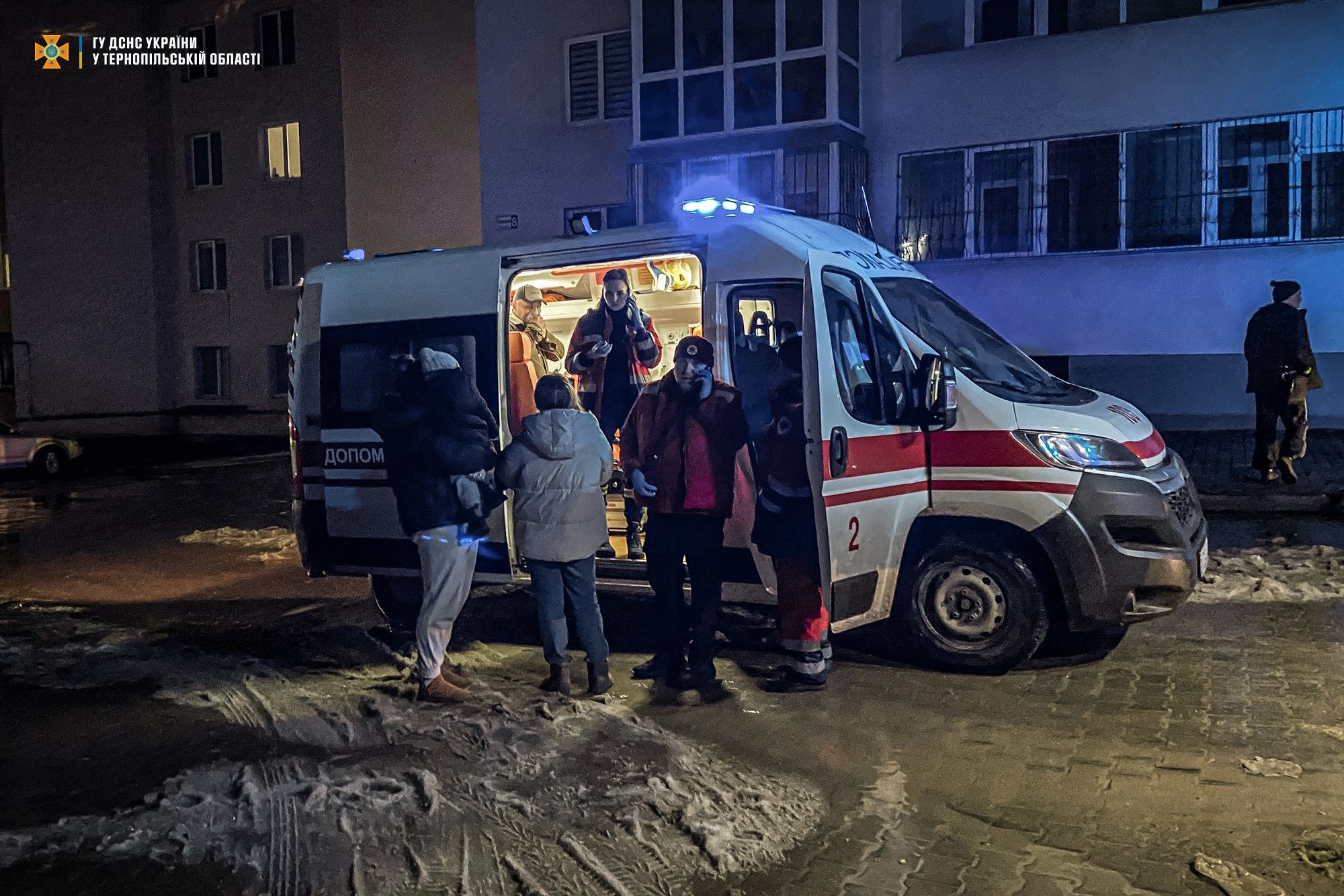 Новини Тернополя - фото з Пожежа в Тернополі: з багатоповерхівки врятували 12 людей, семеро з яких діти