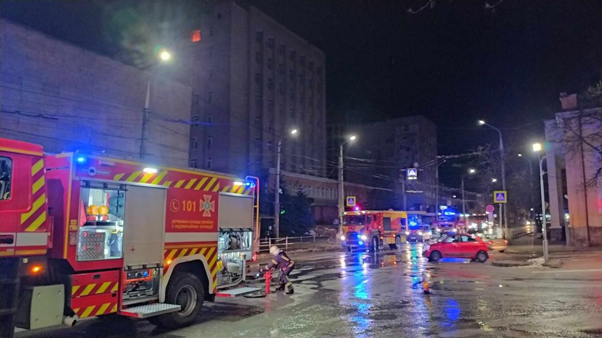 Новини Тернополя - фото з Горів Будинок правосуддя на Острозького